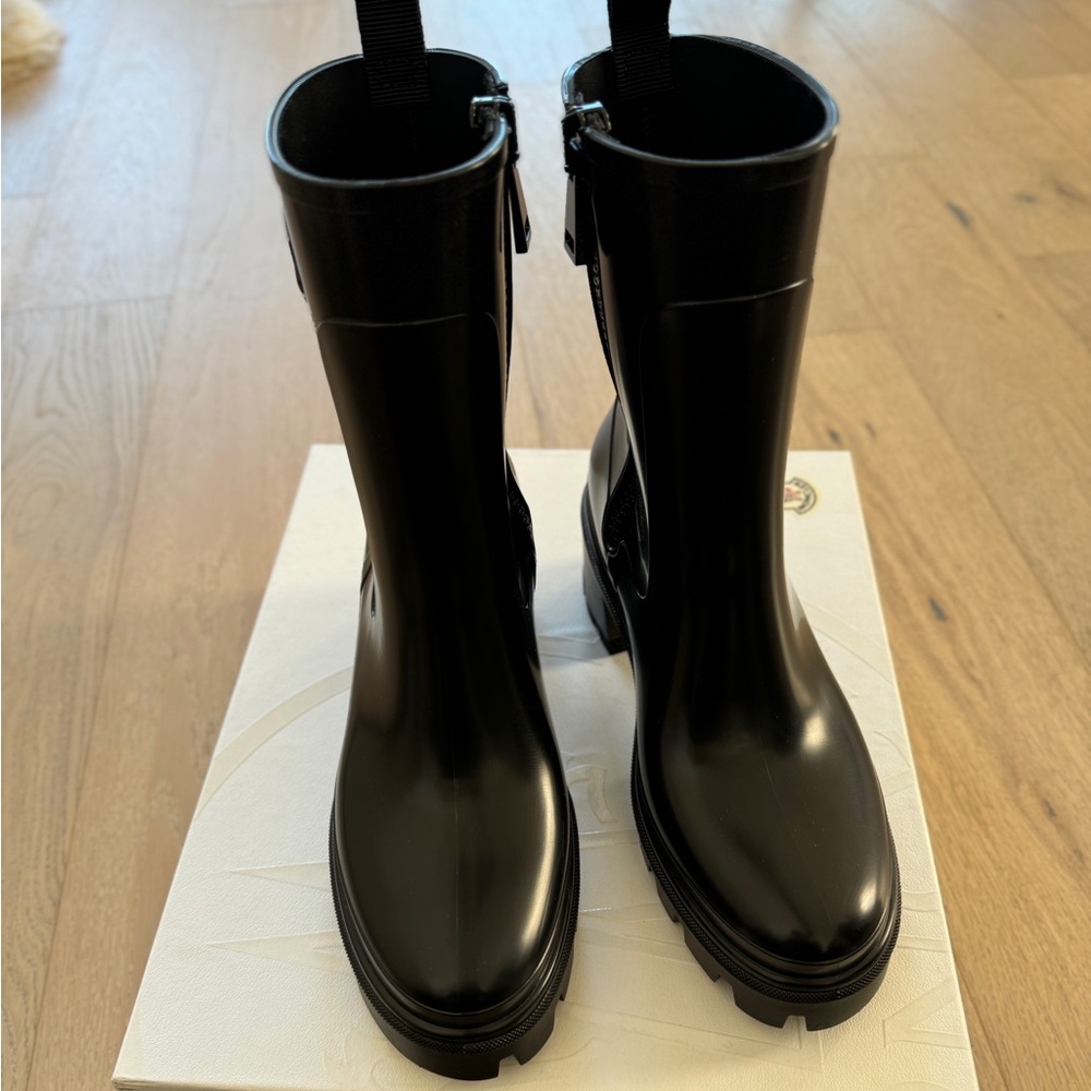 Moncler Loftgrip Boots / Size 39 / Black